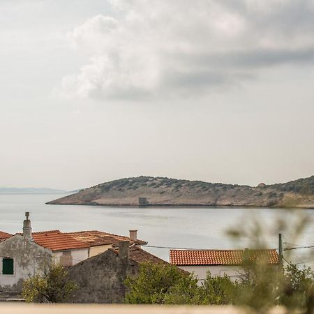 Beautiful Home In Martinscica With Wifi Eksteriør bilde